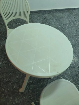 Pack de mesa y 2 sillas.
