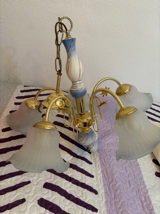 Lámpara colgante dorada y azul