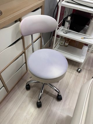 Taburete giratorio con respaldo