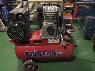 Compresor de aire Mistral rojo