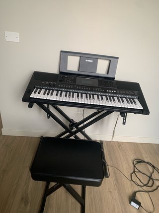 Tastiera Yamaha con supporto e pedale