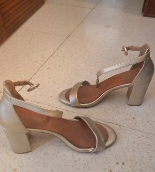 Sandalias doradas Talla 39