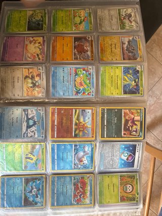 Carte Pokemon Holo / Reverse 2022/2025 150 carte