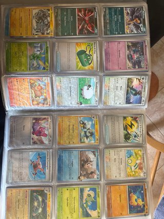 Carte Pokemon Holo / Reverse 2022/2025 150 carte