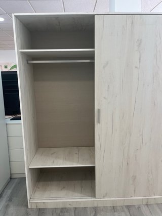 Armario con puertas correderas en varios colores