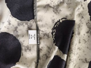 Camisa larga mujer lunares beige y negro