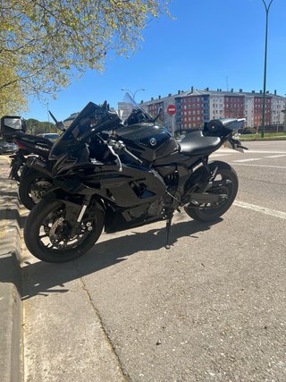 Yamaha R7 Negra Deportiva