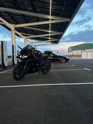 Yamaha R7 Negra Deportiva