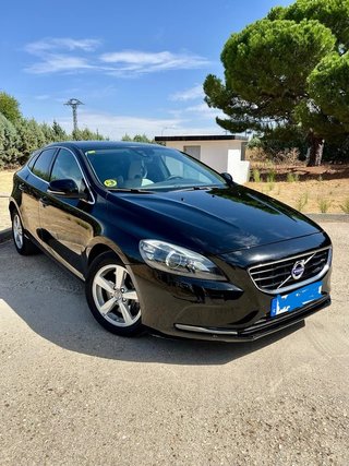 Volvo V40 2014