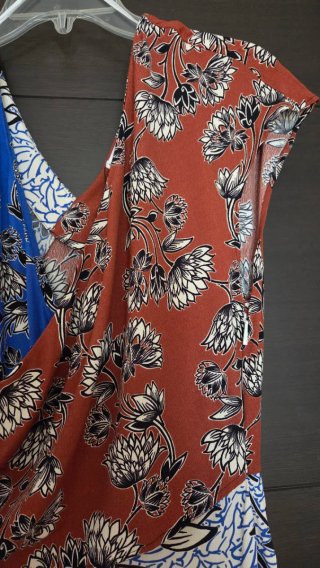 Vestido floral midi Mango talla M
