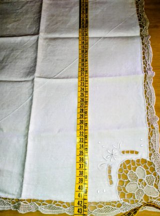 Tovagliolo vintage in lino con pizzo da collezione