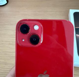 iPhone 13 Rojo - 72% batería