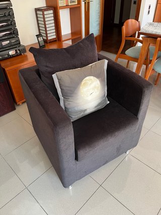 Sillón de terciopelo negro