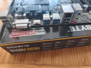Placa Base Gigabyte B450M DS3H