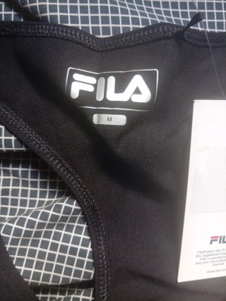 Camiseta Fila Negra y Blanca Talla M