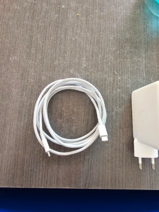Cargador origuinal Apple 96W USB-C