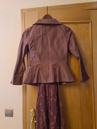 Vestido morado con flores