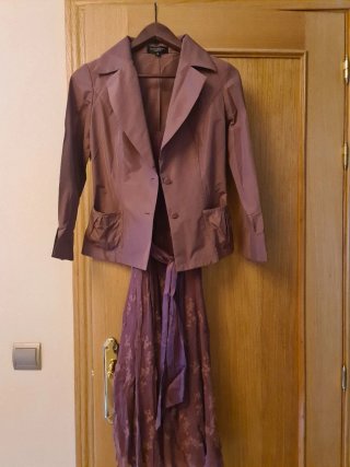 Vestido morado con flores