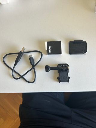 GoPro Hero 12 Black + Accesorios Como nueva