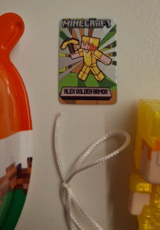 Kinder Joy Minecraft Alex Golden Armor