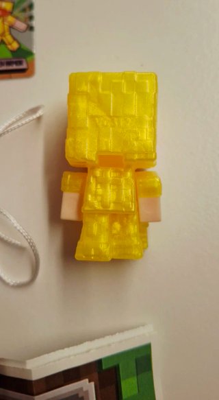 Kinder Joy Minecraft Alex Golden Armor