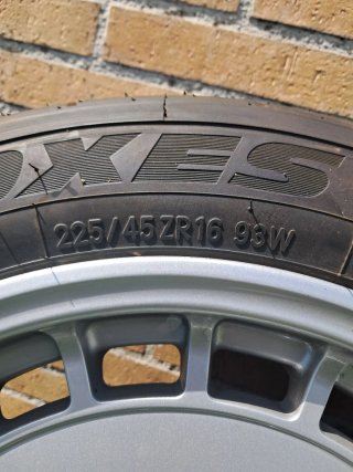 Llantas Compomotive TH1 16 (4 unidades) +Toyo R888