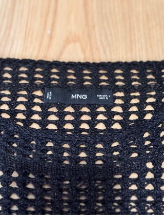 Jersey red negro brillo. Talla L. Mango.