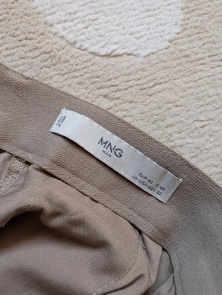 Pantalones Chinos Mango slim fit beige talla 42