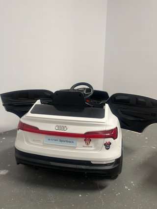 Coche infantil Audi e-tron Sportback
