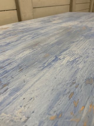 Cómoda/cajonera . Detalles tallados