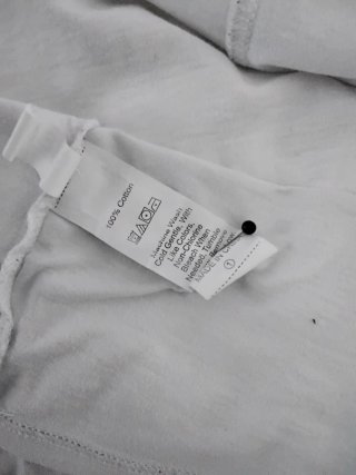 Camiseta Never Again!