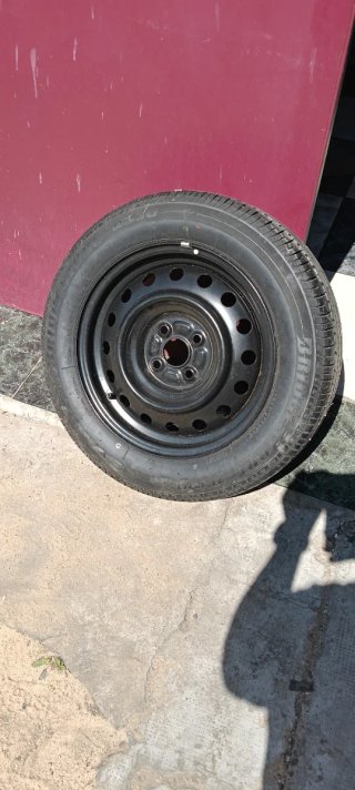 Rueda Bridgestone 195/60/R15/88V Nueva nunca Usada