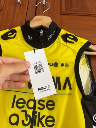 Colete AGU Visma Lease a Bike Tamanho S
