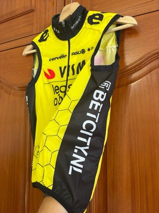 Colete AGU Visma Lease a Bike Tamanho S