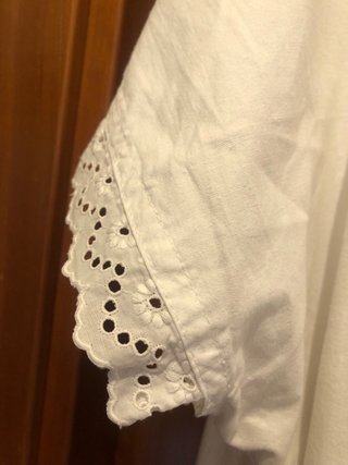 Vestido playero blanco con encaje