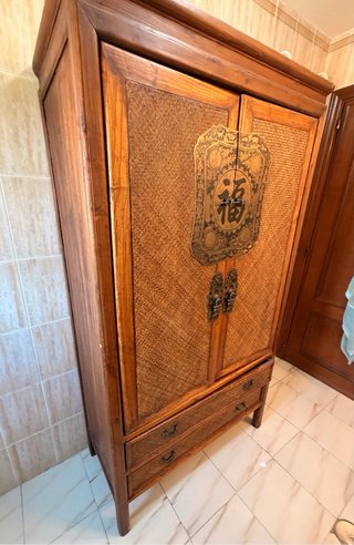 Armario oriental y original ( no replica)