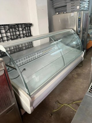 Expositor refrigerado curvo