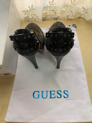Zapatos de tacón Guess negros/grises talla 37