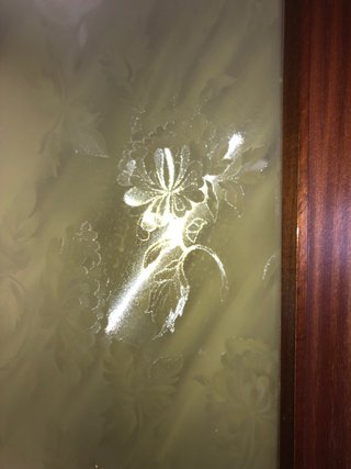 6 puertas de madera,3 de cristal y 1 puerta doble