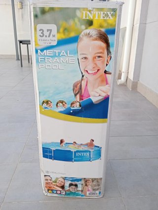 Piscina Intex Azul y Blanca Sin sacar de la caja.