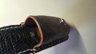 Funda para navaja de cuero con bordado