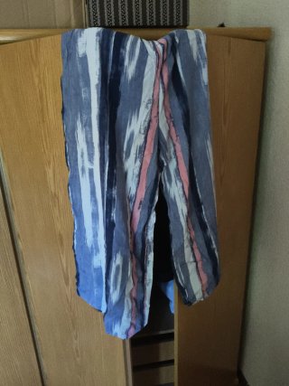 Conjunto blusa y pantalón estampado rallado