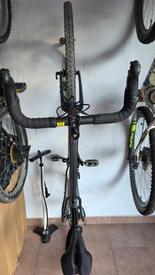 Bicicleta Gravel Giant Revolt