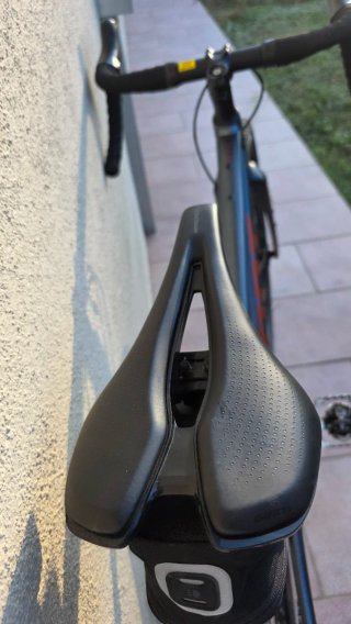 Bicicleta Gravel Giant Revolt