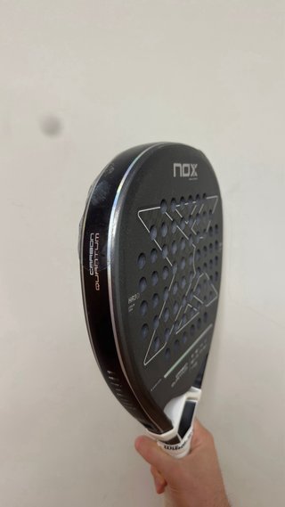 Pala de pádel Nox Quantum Carbon