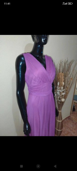 Vestido largo morado para ocasiones especiales