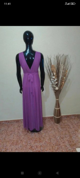 Vestido largo morado para ocasiones especiales