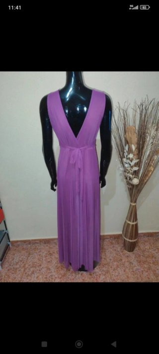 Vestido largo morado para ocasiones especiales