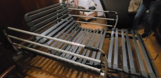 Cama articulada eléctrica con barandillas