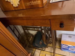 Máquina de coser Wertheim funcionando